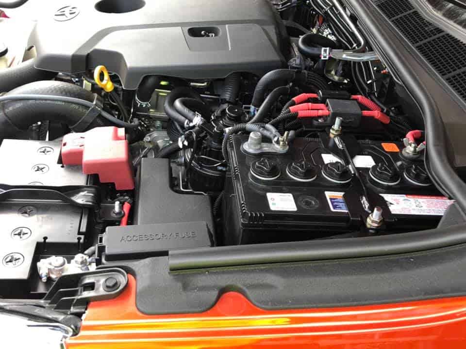 Dual battery system wiring with a GME UHF radio fitted in a 4wd canopy